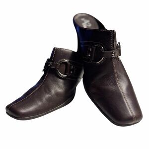 A2 By Aerosols Elegant Dark Brown Leather Loafers with Buckle 2” heel Size 8